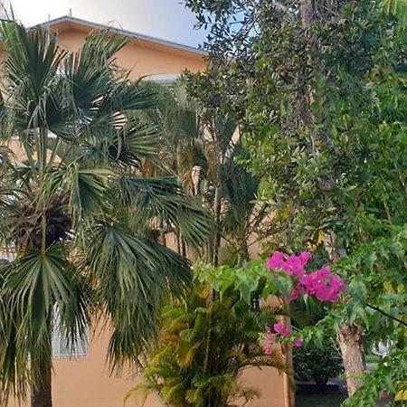 Ti Kaz A Rhum Apartman Sainte-Anne  Kültér fotó